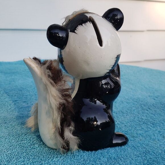 Adorable Vintage 1950s Porcelain Skunk Bank - Picture 3 of 9